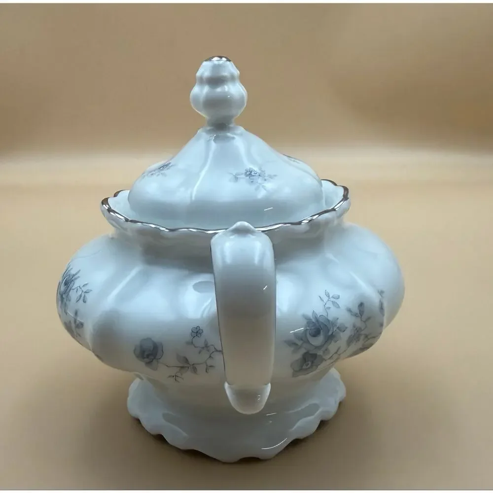 Johann Haviland Bavaria Blue Garland Covered Sugar Bowl Platinum Trim Germany